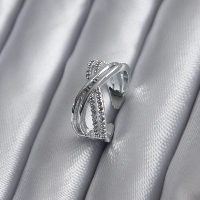 Gümüş Renk Zirkon Taşlı Kadın Yüzük