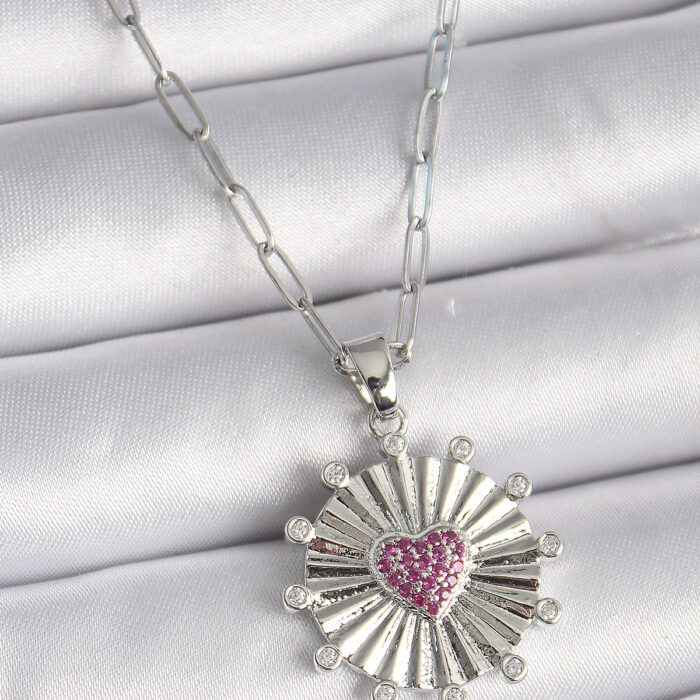 316L Çelik Gümüş Renk Pembe Zirkon Taşlı Kalp İşleme Madalyon Model Kadın Kolye