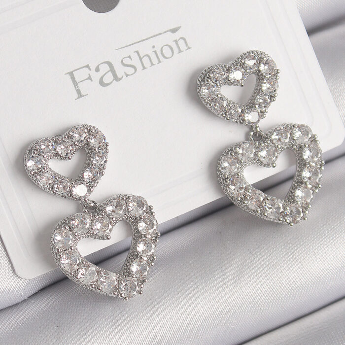 Pirinç Gümüş Renk Zirkon Taşlı Sallantı Kalp Model Kadın Küpe