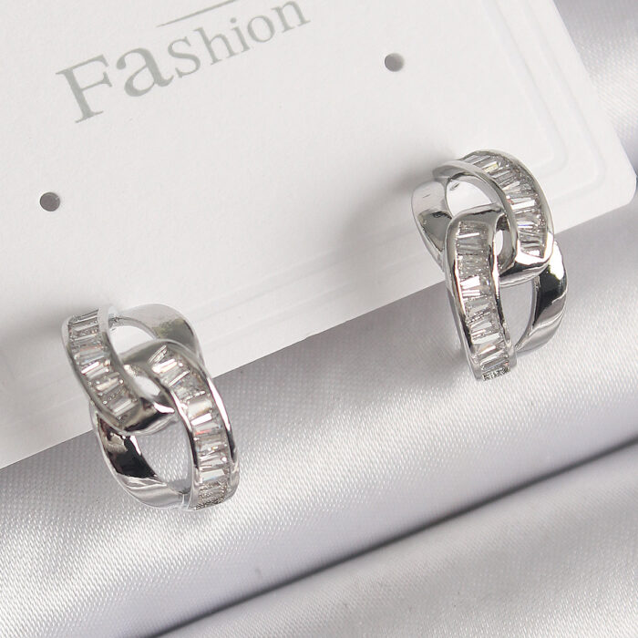 Pirinç Gümüş Renk Zirkon Taşlı Zincir Model Kadın Küpe