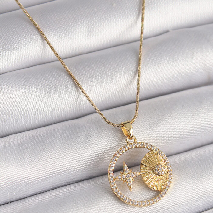 316L Çelik Gold Renk Zincir Zirkon Taşlı Yıldız İşleme Madalyon Model Kadın Kolye