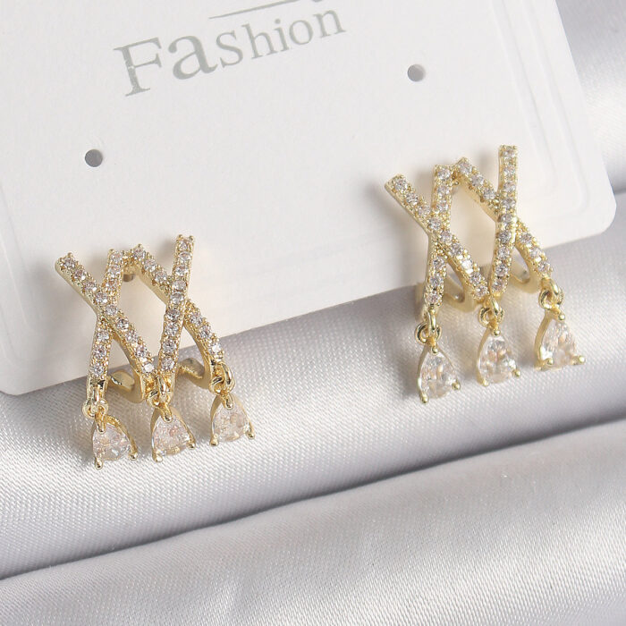 Pirinç Gold Renk Zirkon Taşlı X Model Sallantı Detay Kadın Küpe