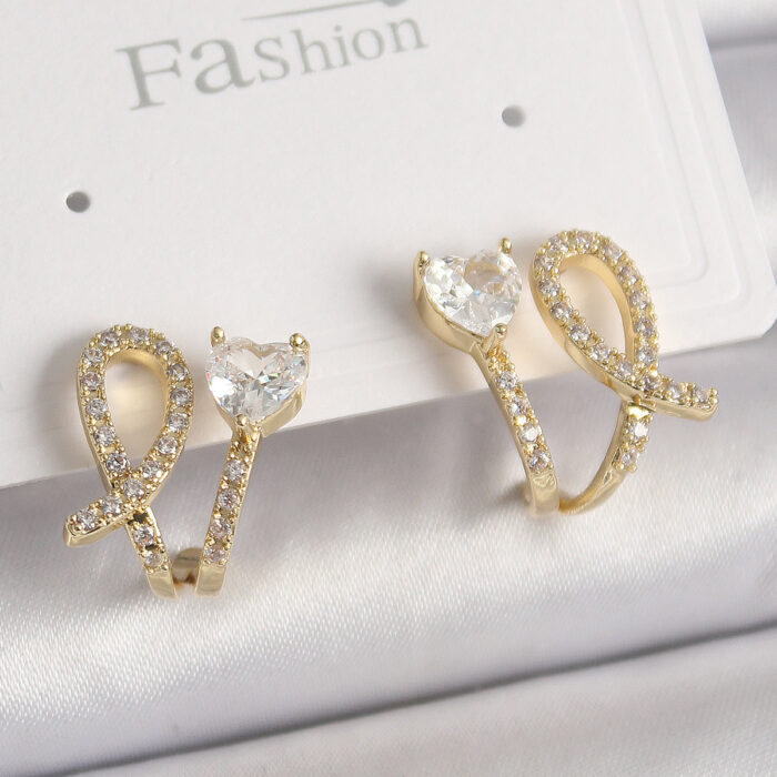 Pirinç Gold Renk Düğüm Model Zirkon Taşlı Kalp Detay Kadın Küpe