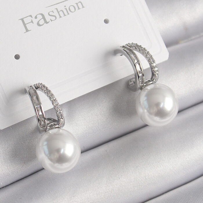 Pirinç Gümüş Renk Zirkon Taşlı Halka İnci Detay Kadın Küpe