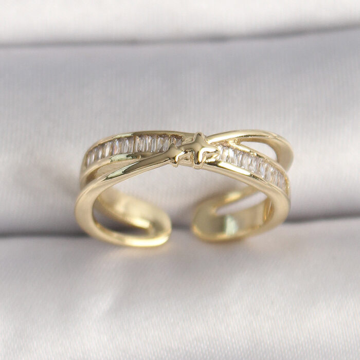 Pirinç Gold Renk Zirkon Taşlı Yıldız Detaylı Ayarlanabilir Kadın Yüzük