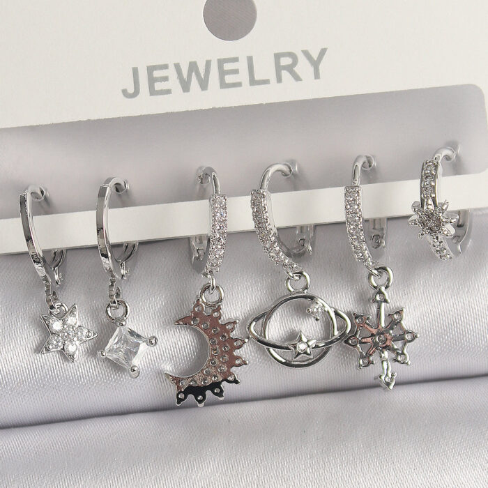 Pirinç Gümüş Renk Zirkon Taşlı Gezgen Model Kadın Küpe Seti