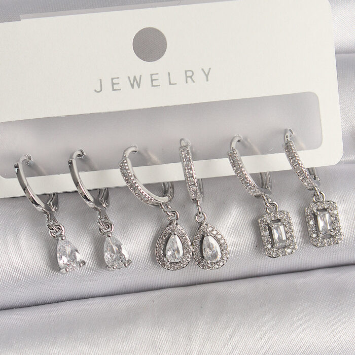 Pirinç Gümüş Renk Sallantı Zirkon Taşlı Damla Model Kadın Küpe Seti