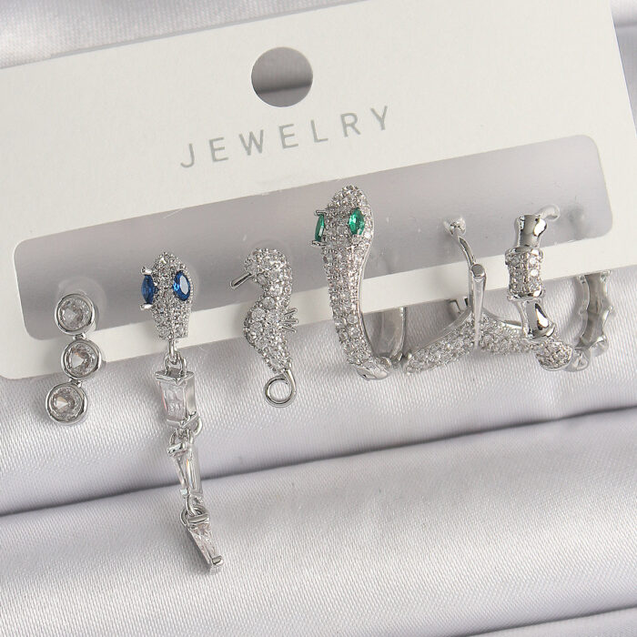 Pirinç Gümüş Renk Sallantı Zirkon Taşlı Yılan Model Kadın Küpe Seti