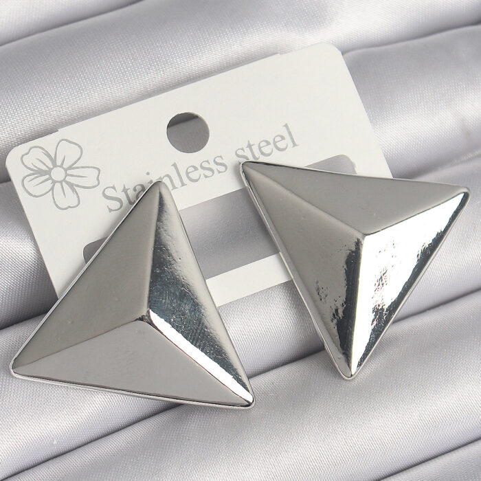 Pirinç Gümüş Renk 3D Üçgen Model Kadın Küpe