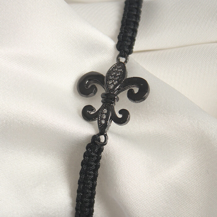 Pirinç Siyah Renk Zirkon Taş İşlemeli Zambak Figür Asansörlü Makrome Model Kadın Bileklik