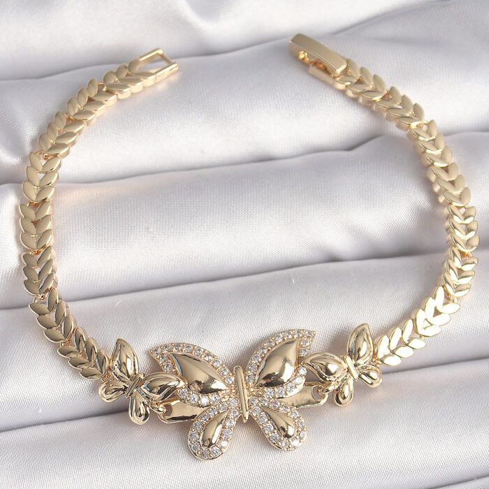 Pirinç Gold Renk Zirkon Taşlı Kelebek Model Kadın Bileklik