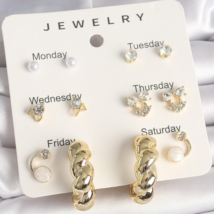 Pirinç Gold Renk Zirkon Taşlı Sarmal Halka Model 7'Li Kadın Küpe Seti