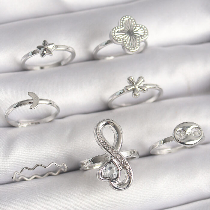 Pirinç Gümüş Renk Yonca Figür Sonsuzluk Zirkon Taşlı Kalp Detay Kadın Yüzük Kombini