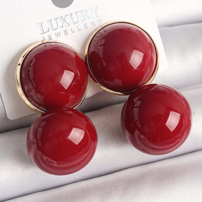 Pirinç Gold Renk Kırmızı Boncuk Model Kadın Küpe