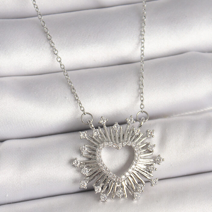 316L Çelik Gümüş Renk Zirkon Taşlı Kalp Model Kadın Kolye