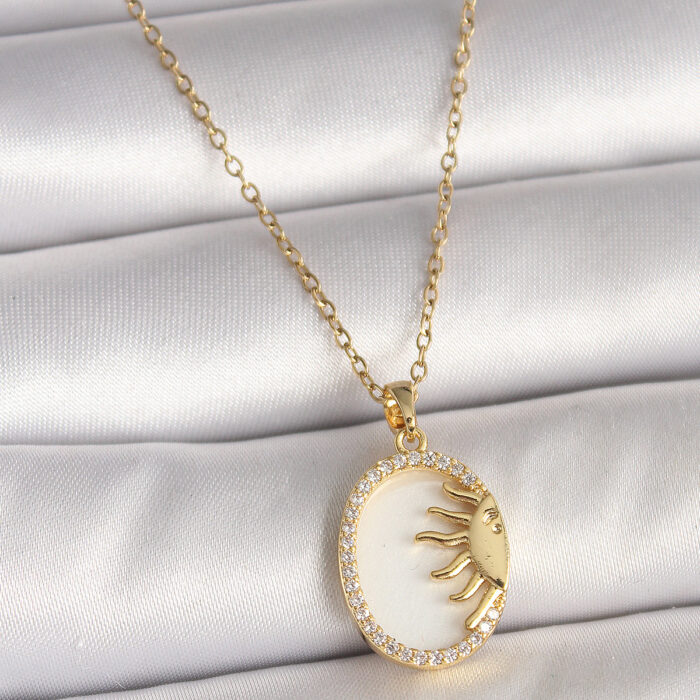 316L Çelik Gold Renk Zincir Beyaz Mineli Gün Batımı Model Zirkon Taş Detay Kadın Kolye