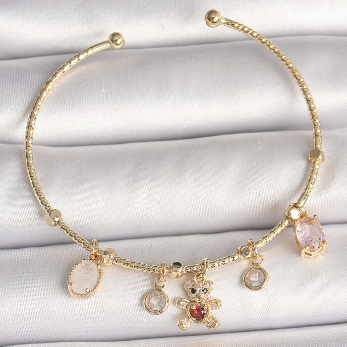 Pirinç Gold Renk Sallantı Zirkon Taşlı Ayıcık Figür Kırmızı Kalp Detay Charm Kadın Bileklik