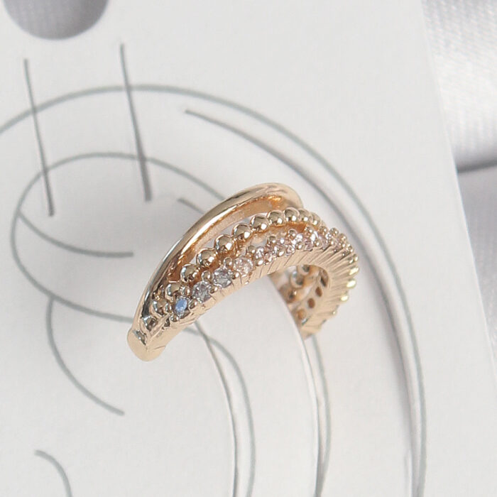 Pirinç Gold Renk Zirkon Taşlı 3'Lü Sıralı Model Kadın Kıkırdak Küpe