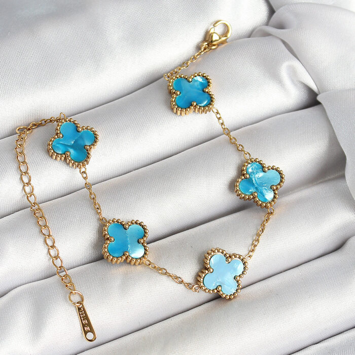 316L Çelik Sedefli Gökyüzü Mavisi Gold Renk Yonca Kadın Bileklik