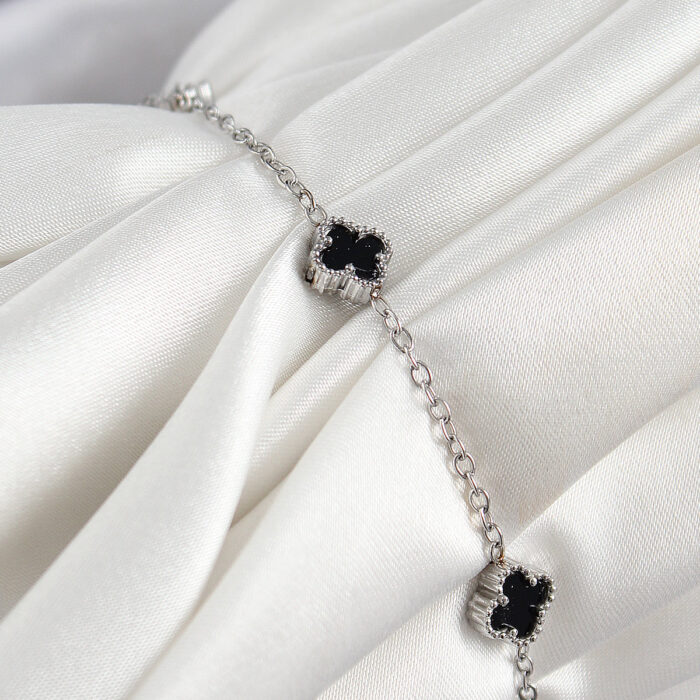 316L Çelik Siyah Sedef Yonca Model Gümüş Renk Kadın Bileklik