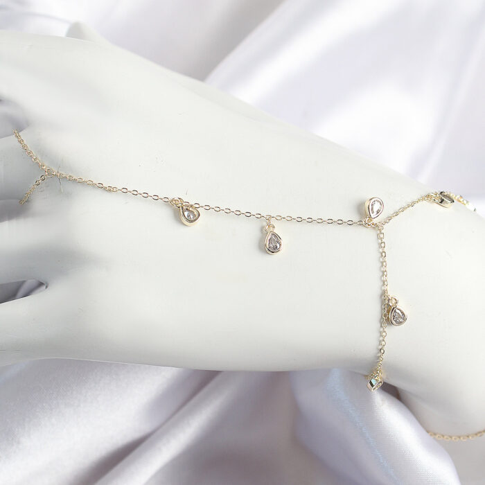 Pirinç Zirkon Taşlı Sallantılı Damla Model Gold Renk Kadın Şahmeran