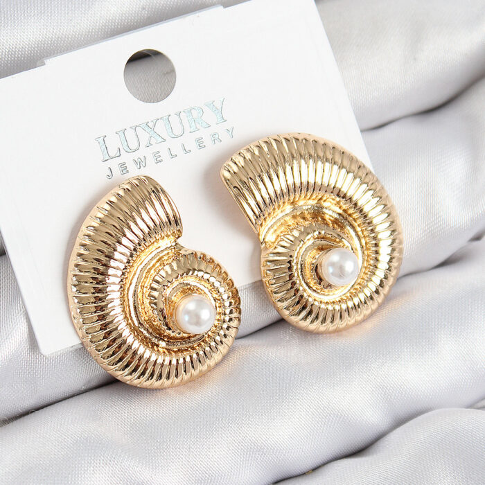 Pirinç İnci Detaylı Girdap Model Gold Renk Kadın Küpe