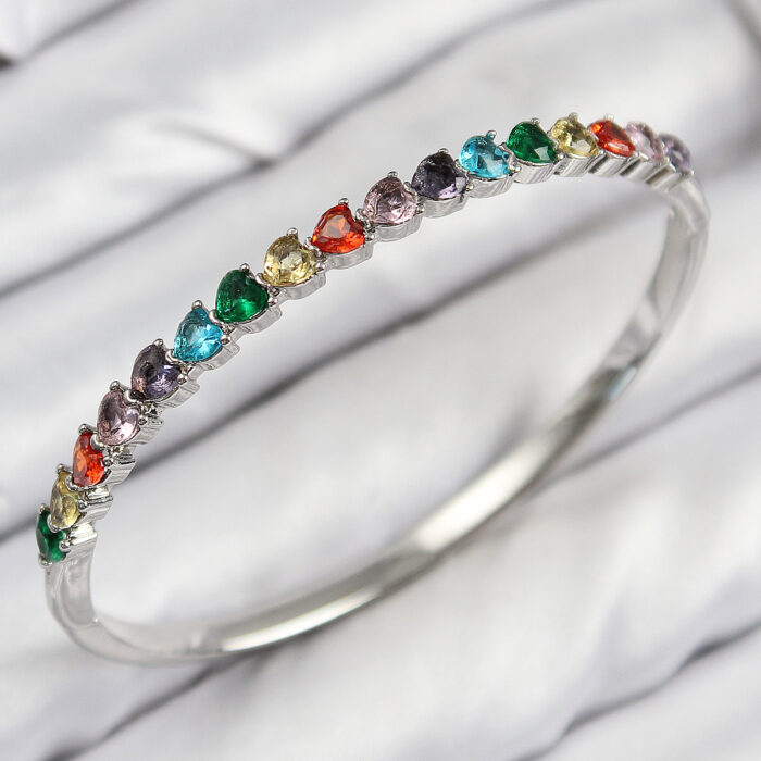 Pirinç Renkli Zirkon Taşlı Kalp Model Gümüş Renk Kadın Kelepçe