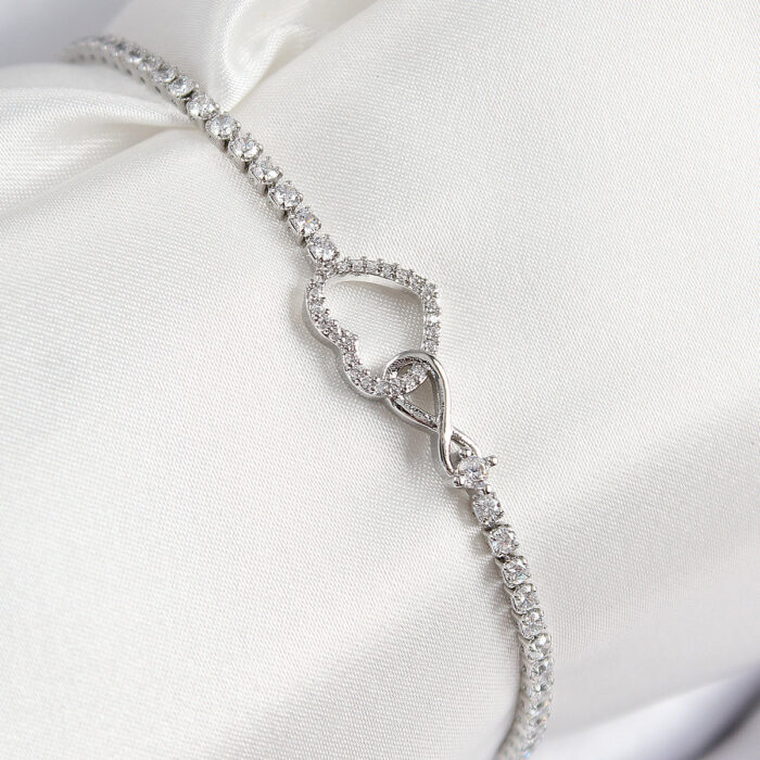 Pirinç Zirkon Taşlı Sonsuzluk Kalp Model Gümüş Renk Kadın Bileklik