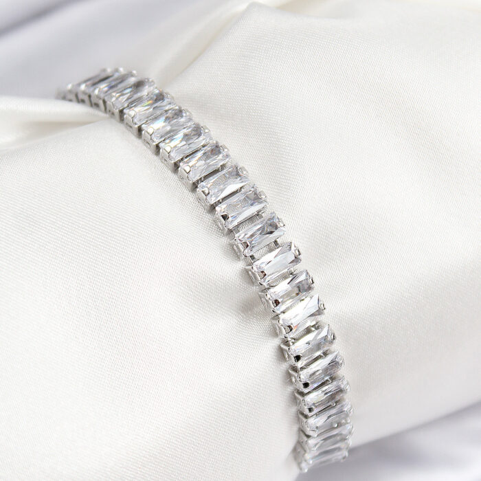 Pirinç Zirkon Taşlı Su Yolu Model Gümüş Renk Asansörlü Kadın Bileklik