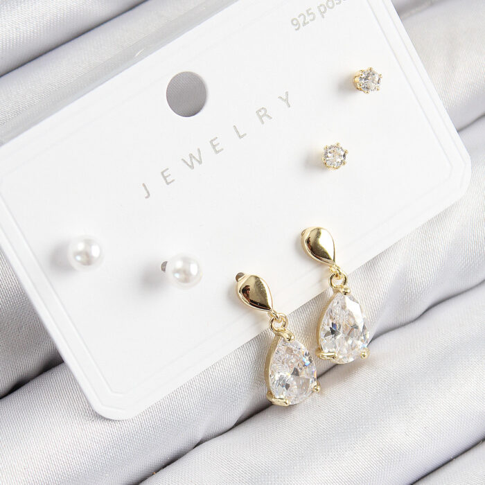 Pirinç Zirkon Taşlı Sallantılı Damla Model Gold Renk 925 Ayar Gümüş Çivi Kadın Küpe Set