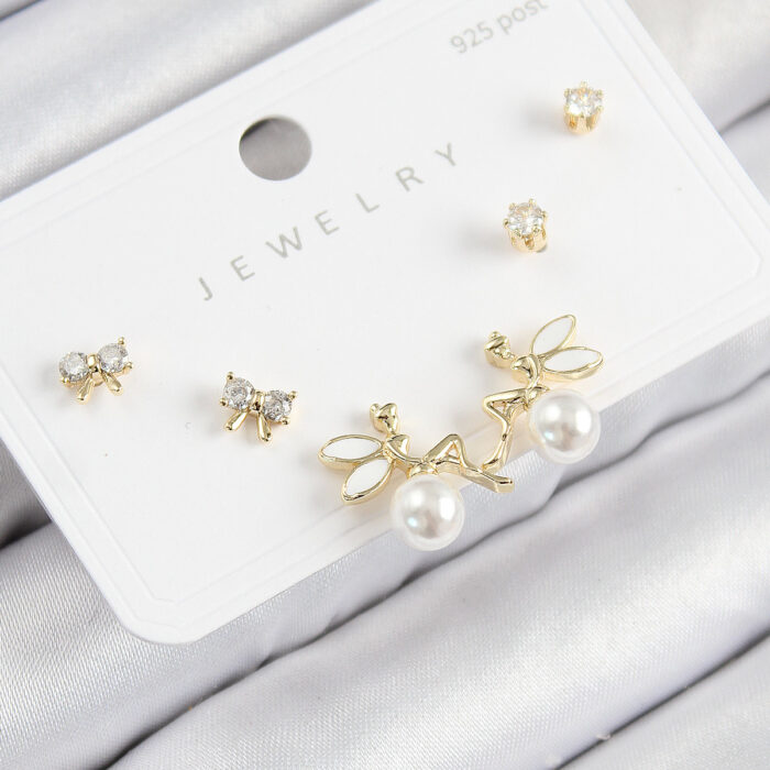 Pirinç Zirkon Taşlı İnci Melek Model Gold Renk 925 Ayar Gümüş Çivi Kadın Küpe Set