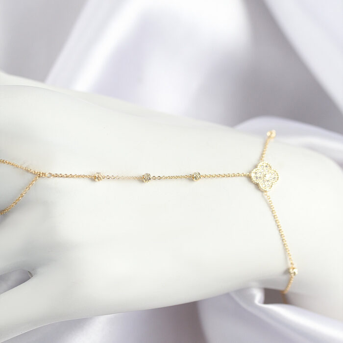 Pirinç Zirkon Taşlı Yonca Model Gold Renk Şahmeran