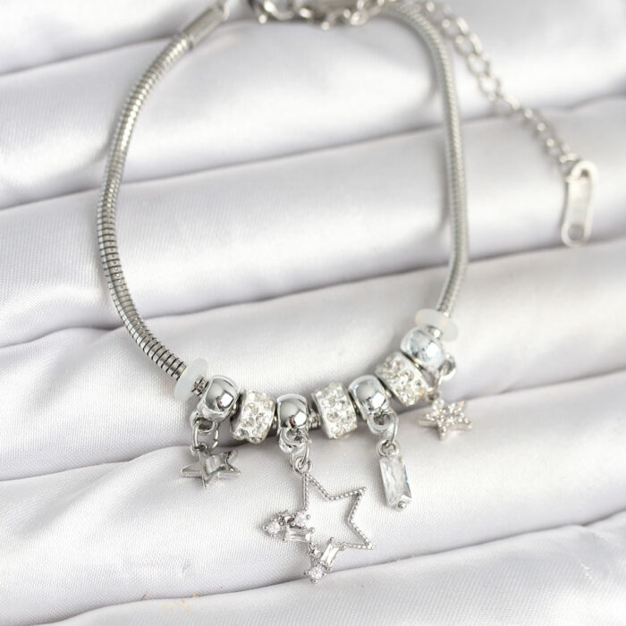 Pirinç Gümüş Renk Yıldız Charmlı Kadın Bileklik