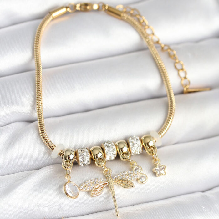 Pirinç Gold Renk Yusufçuk Charmlı Kadın Bileklik