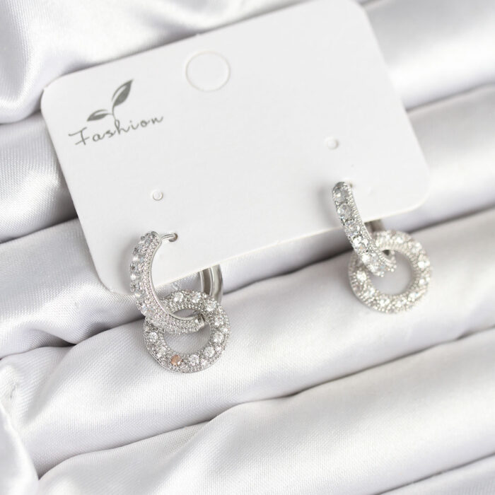 Gümüş Renk Pirinç Zirkon Taşlı Halka Model Kadın Küpe