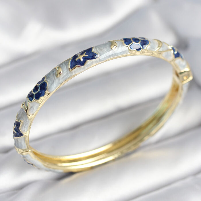 Mavi Renk Detaylı Mineli Kelepçe