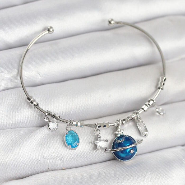 Gezegen Charmlı Gümüş Renk Pirinç Kadın Bileklik