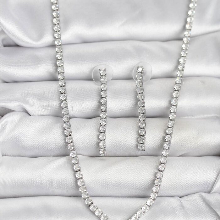 Gümüş Renk Zirkon Taşlı Kadın Kolye Küpe Seti