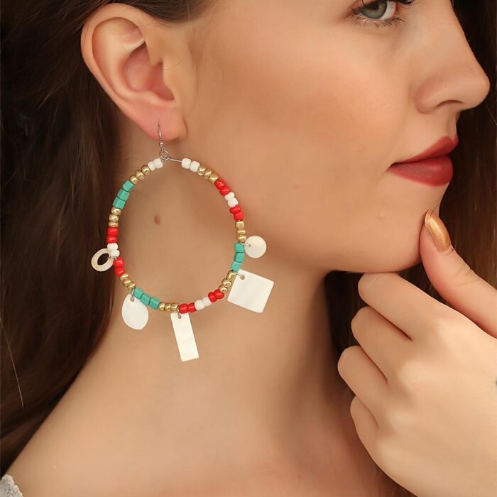 Boncuklu Bayan Halkalı Küpe