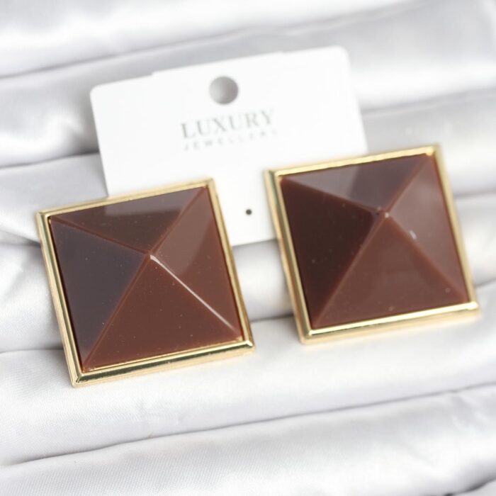 Pirinç Gold Renk Kahverengi Piramit Model Kadın Küpe