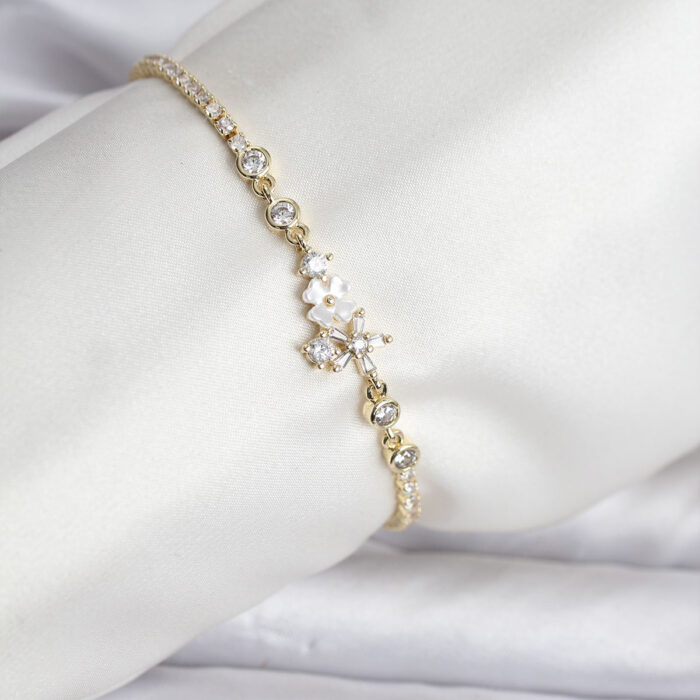 Çiçekli Model Zirkon Taşlı Gold Renk Su Yolu Kadın Bileklik