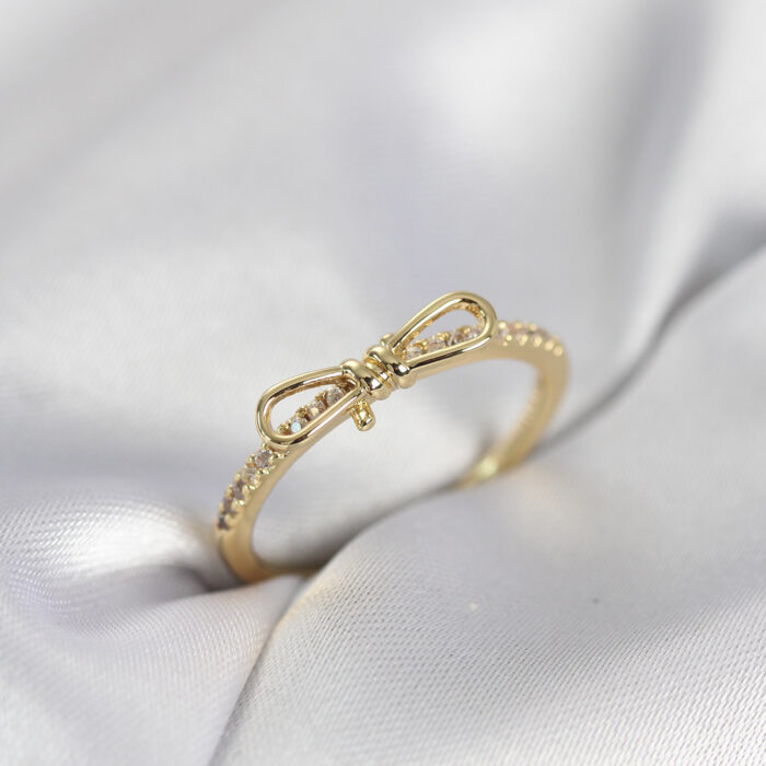 Fiyonk Model Zirkon Taşlı Gold Renk Kadın Yüzük