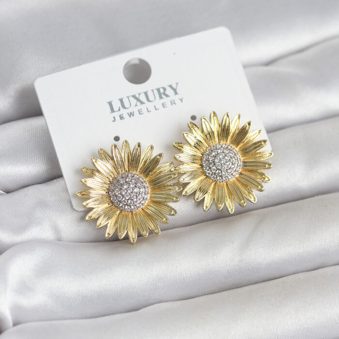 Papatya Model Zirkon Taşlı Pirinç Gold Renk Kadın Küpe