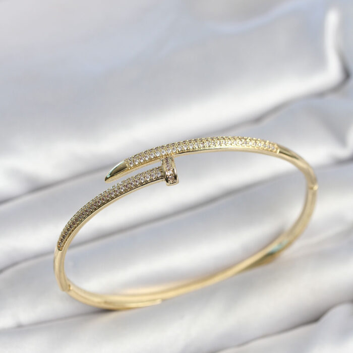 Gold Renk Çivi Model Zirkon Taşlı Kadın Kelepçe Bileklik