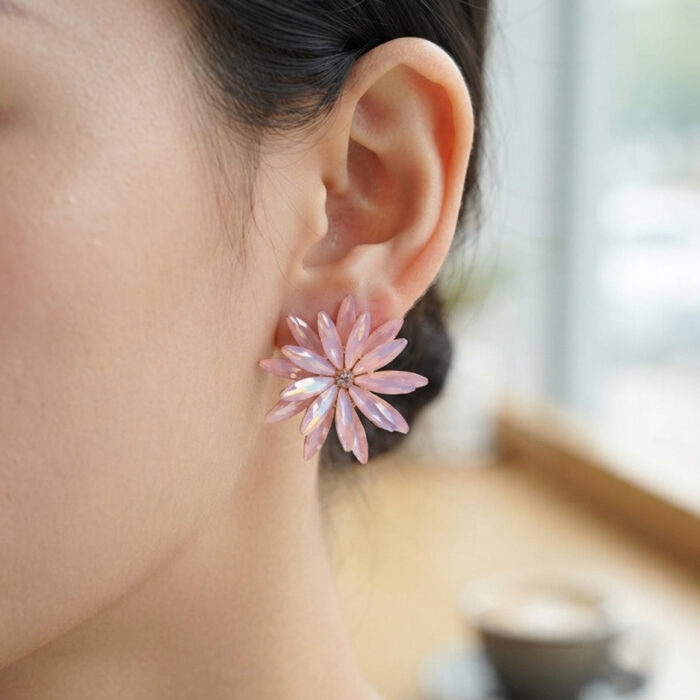 Lotus Model Pembe Renk Kristal Taşlı Kadın Küpe